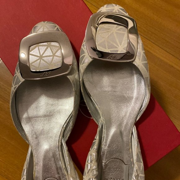 Roger Vivier Women Flats 37 Size Good condition - Picture 2 of 6